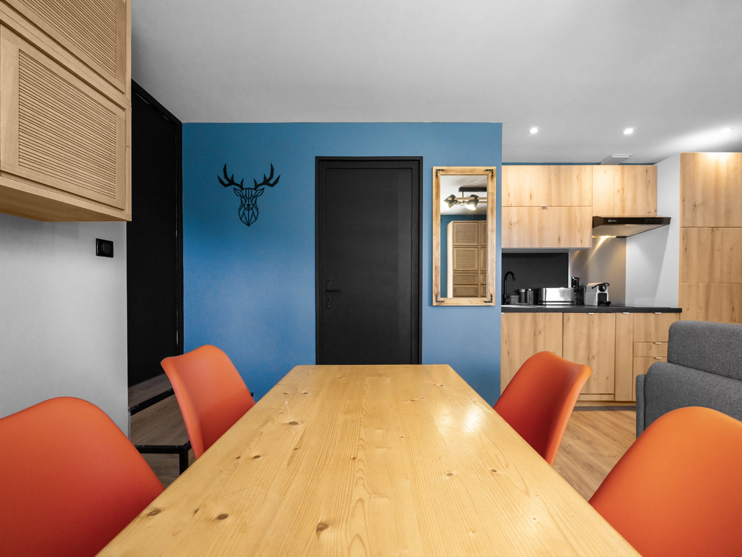 Les-Nids-Astragale-Le-nid-blanc-alpe-d-huez-location-appartement-salon-5